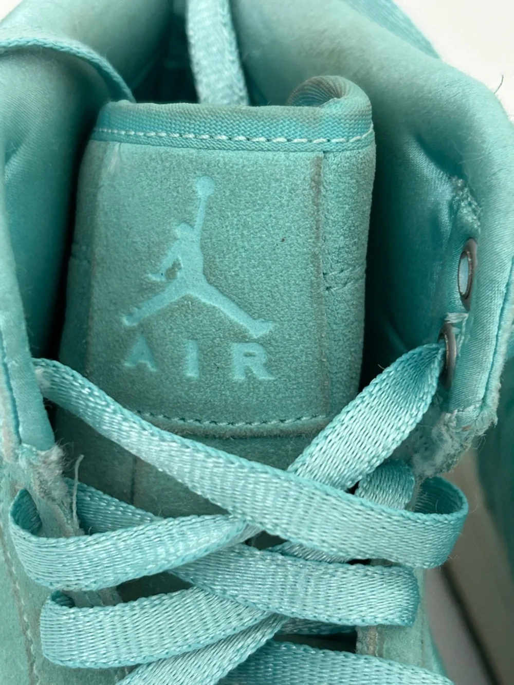 Nike Air Jordan Women’s 1 Retro High Soh  Light Aqua Size 8.5